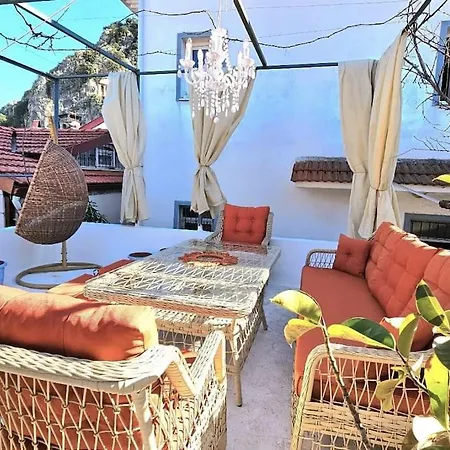 Vintage Charm In Center *