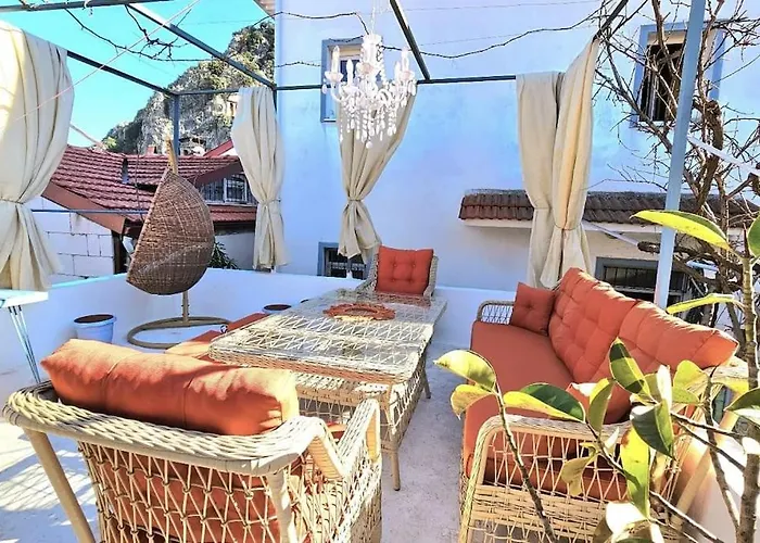 Vintage Charm In Center *