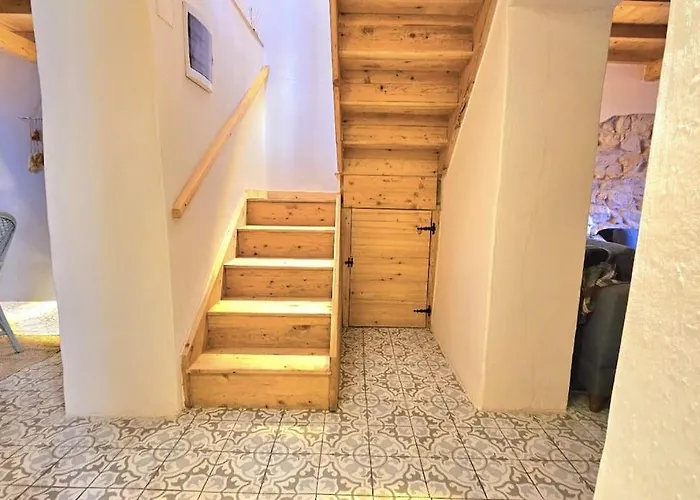 Vintage Charm In Center *